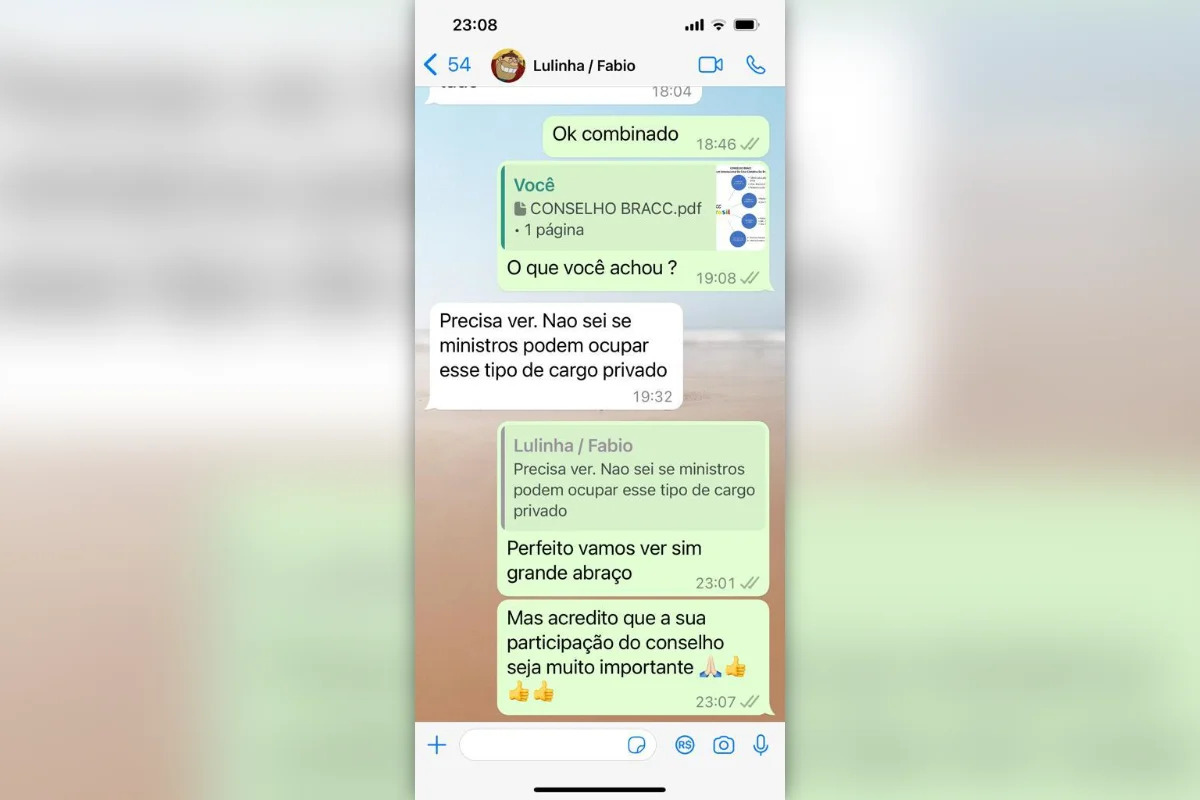 Troca de mensagens de Lulinha com Léo Slezynger