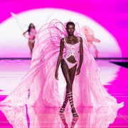 Victoria's Secret é criticada por rejeitar Angels e escalar influenciadores