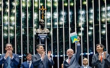 ‘Quando sociedade vai para rua e exige, a gente conquista’, diz Lula após promulgação do fim da 6x1