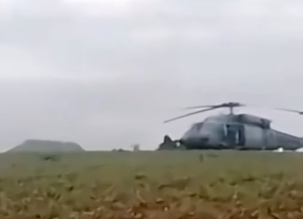 Helicóptero da FAB faz pouso preventivo em lavoura no Paraná e assusta moradores